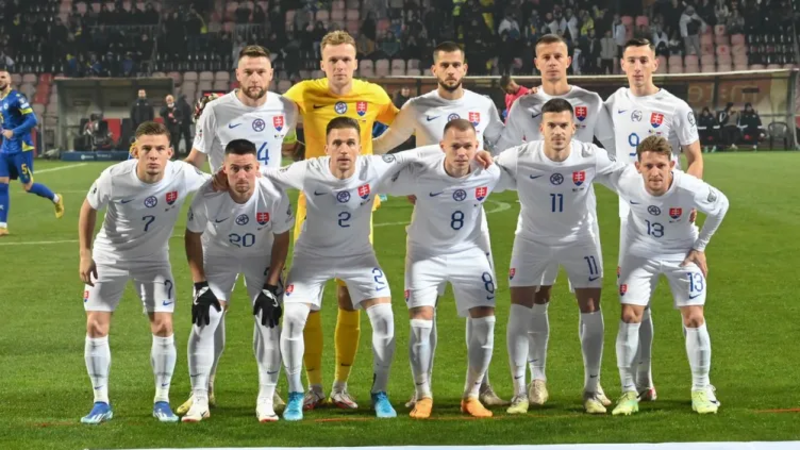 doi-tuyen-slovakia-so-huu-hang-thu-vung-chac